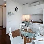 Ziedondarza Park One Bedroom With Balcony Lägenhet
